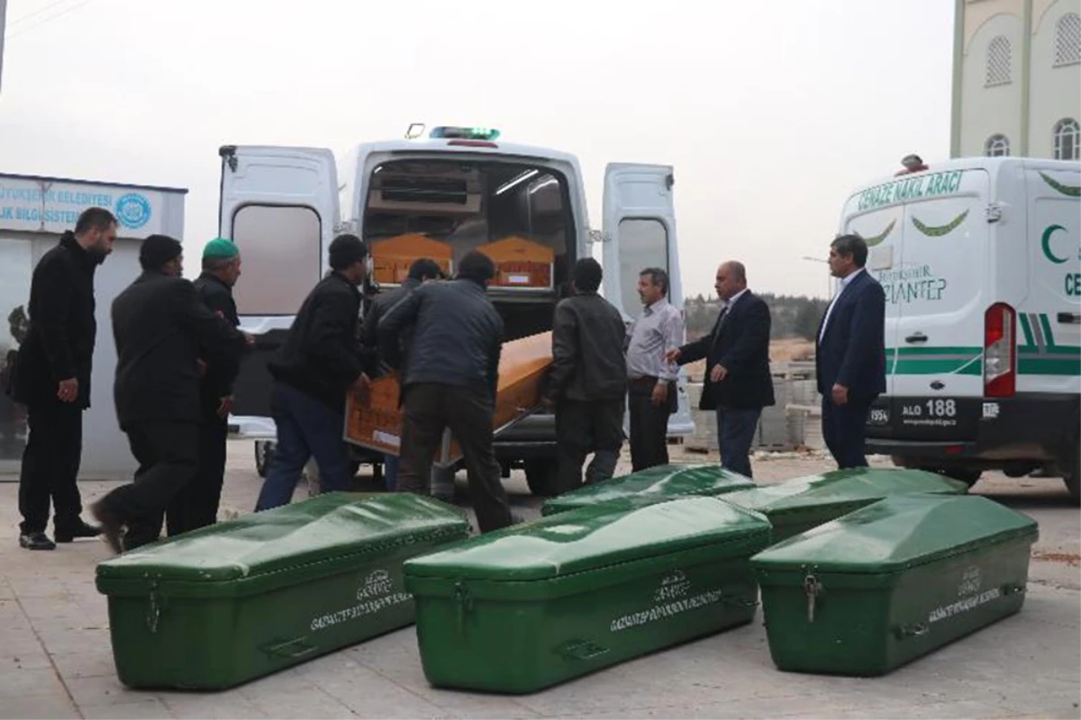 Feci Kazada Ölen 9 Kişinin Cenazeleri Gaziantep\'e Getirildi