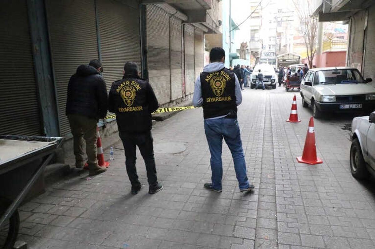 Husumetlisini Silahla Yaraladı, Boş Kovanları Toplayıp Kaçtı