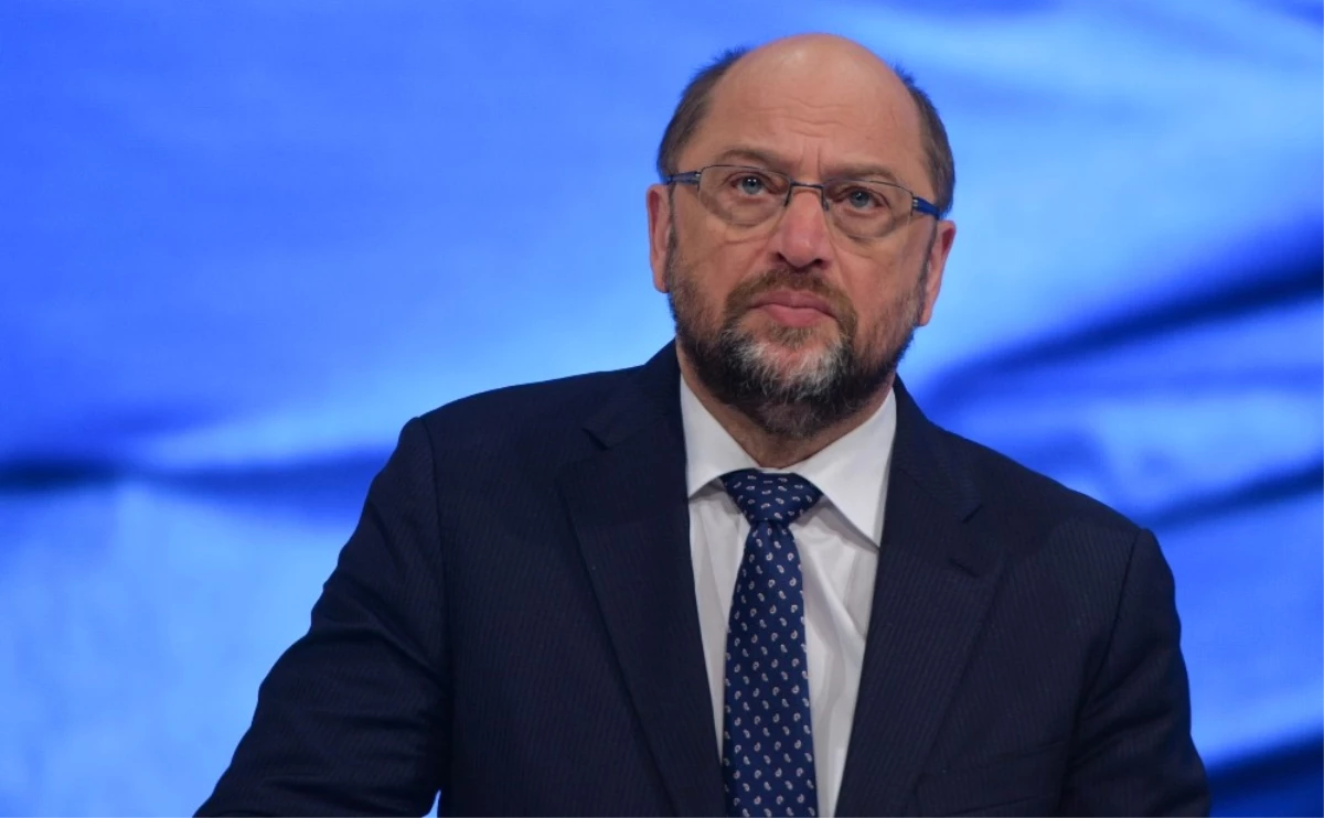 Martin Schulz Zikzak Çizmeye Devam Ediyor