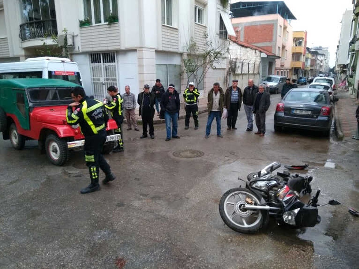 Motosiklet Sürücüsü ve Kızı Kazada Yaralandı