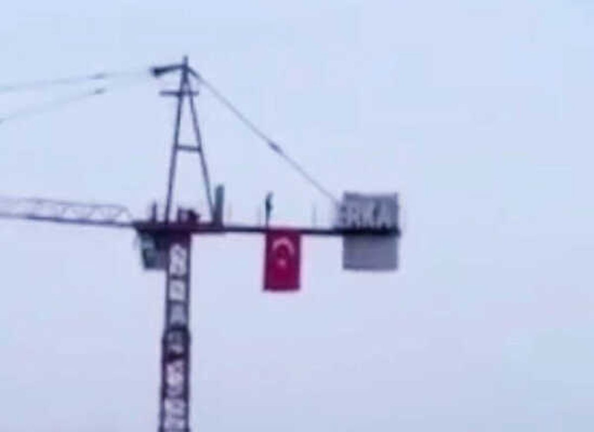 Operatör Namaz İçin Gökyüzünde Engel Tanımadı