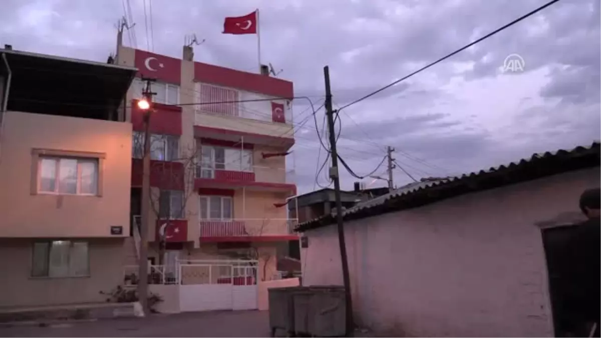 Silah Arkadaşları Oğlumun Kanını Yerde Bırakmadı, Bırakmıyor" - İzmir