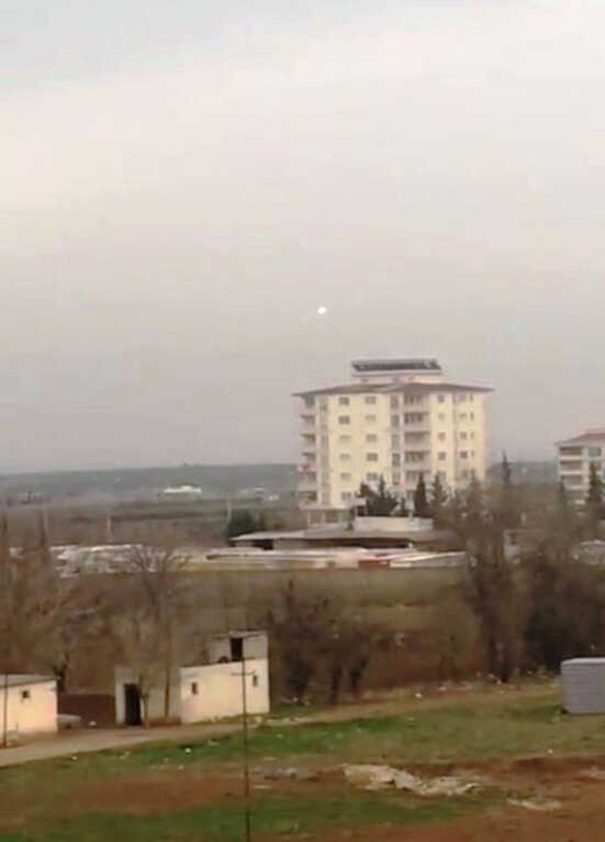 Afrin\'deki Pyd Mevzileri Roketatarlarla Vurulmaya Devam Ediyor