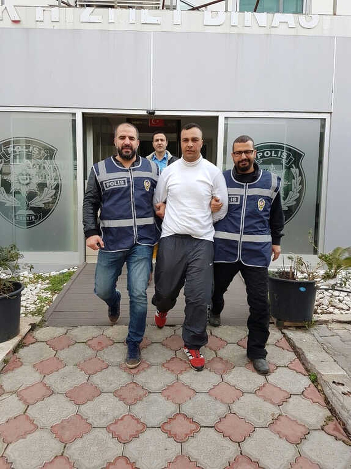 Antalya\'da Evden Hırsızlık Yapan 1 Kişi Yakalandı