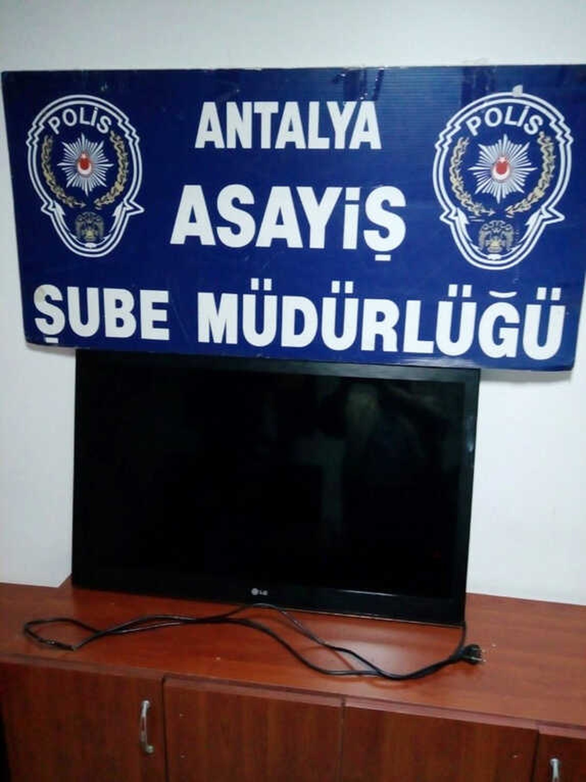 Antalya\'da İş Yerinden Hırsızlık Yapan 1 Kişi Yakalandı