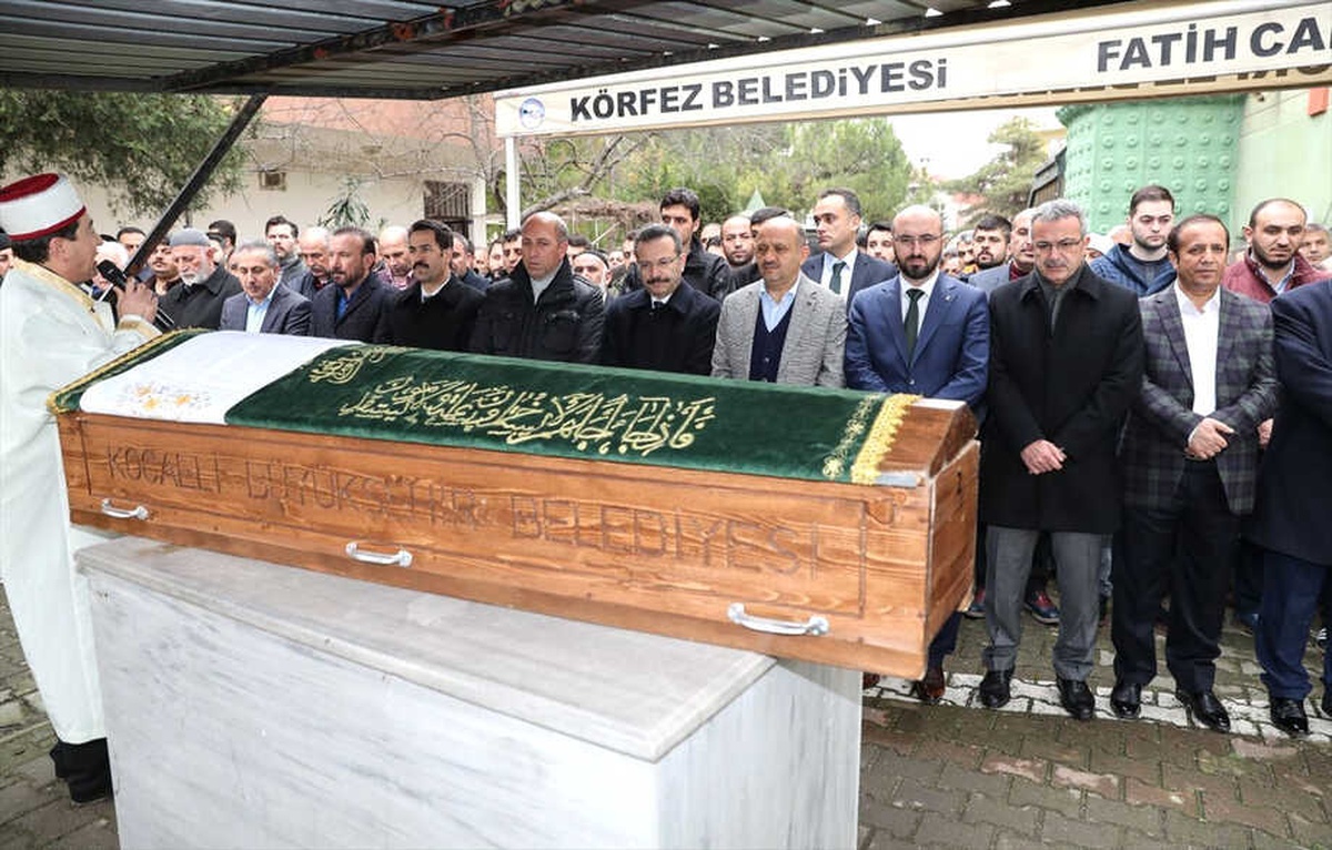 Başbakan Yardımcısı Işık, Cenaze Törenine Katıldı