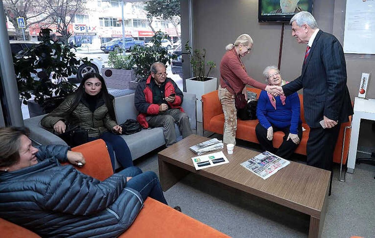 Başkan Karaosmanoğlu, Özel Göz Hastanesini Ziyaret Etti