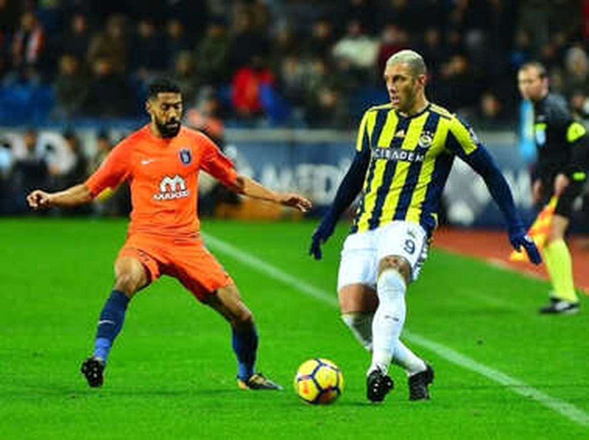 Fenerbahçe, Lider Başakşehir\'i Devirdi