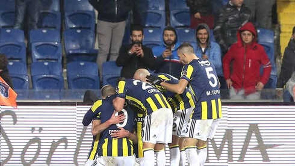 Fenerbahçe Zirveye Yaklaştı
