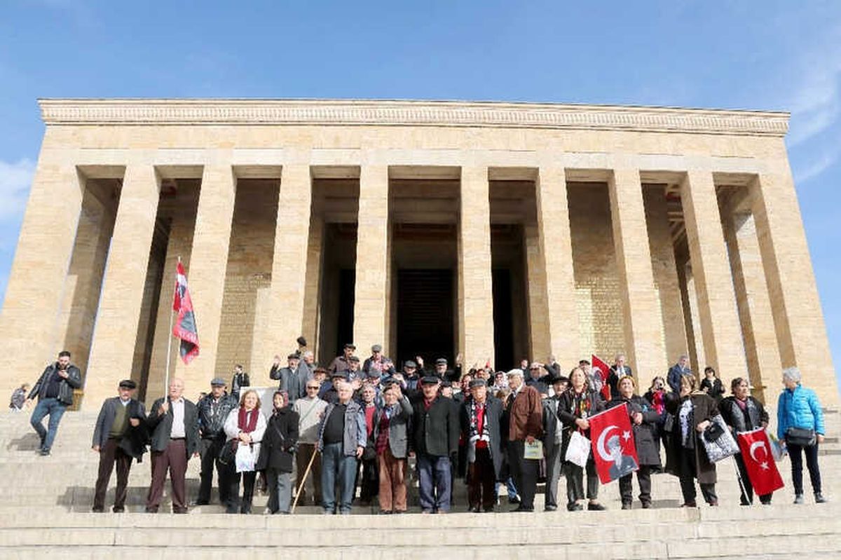 Gönlü Genç Çankayalılar Anıtkabir\'de