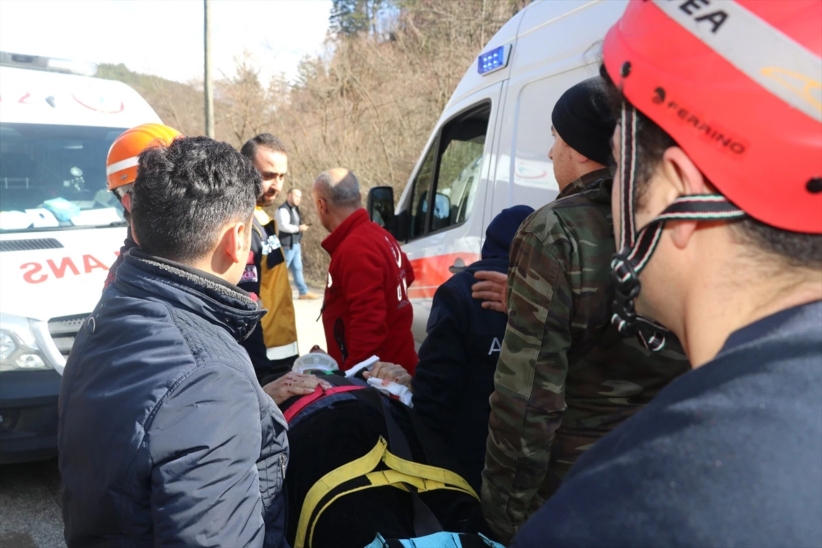 Güncelleme - Bolu\'da Zincirleme Trafik Kazası: 11 Yaralı