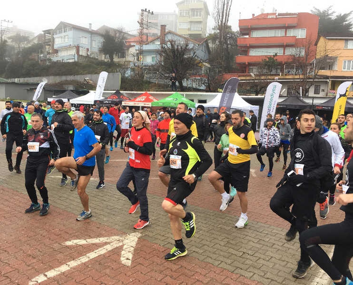 Her Yaştan Sporcu Riva Koşusu\'nda Ter Döktü