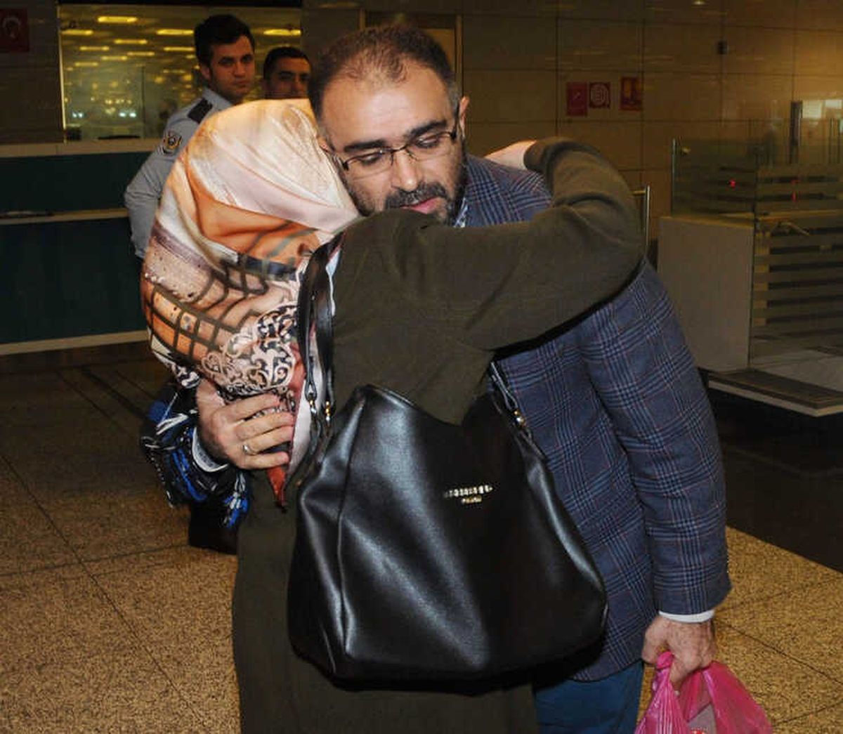 İsrail\'de Serbest Bırakılan Türk Akademisyen Yurda Döndü