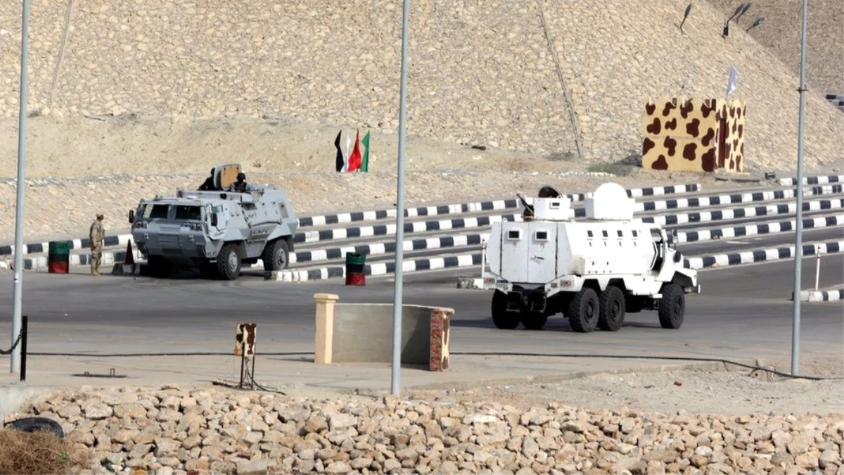 Mısır Ordusu: Sina Yarımadası\'nda 16 Militan Öldürüldü