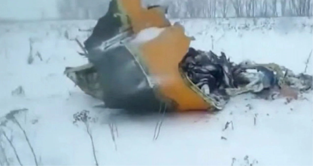 Rusya\'da 71 Kişiyi Taşıyan Uçak Düştü, İlk Görüntüler Geldi