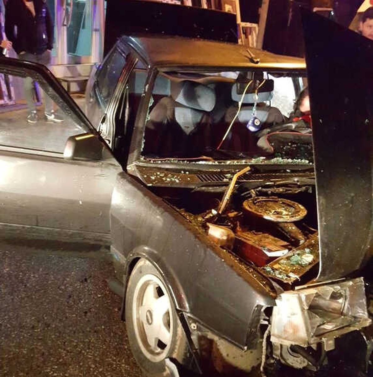 Sakarya\'da İki Otomobil Çarpıştı: 4 Yaralı