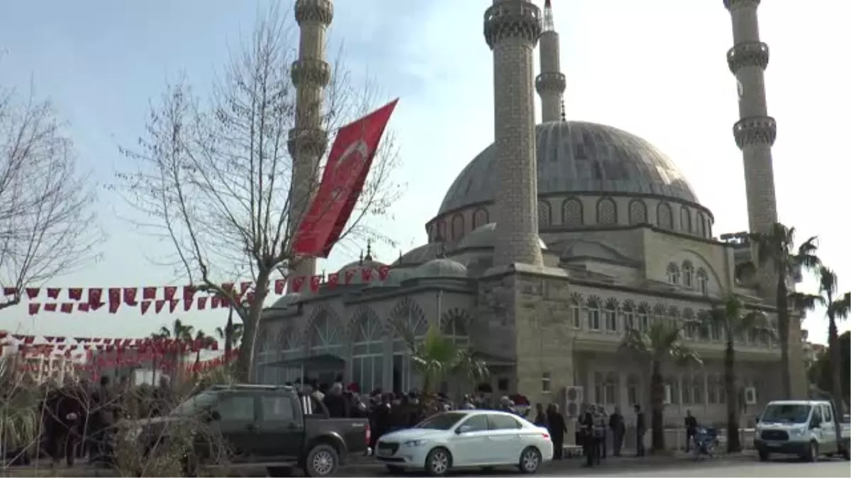 Şehitlerimizi Uğurluyoruz - Şehit Piyade Astsubay Üstçavuş Hasan Kuş\'un Cenaze Töreni