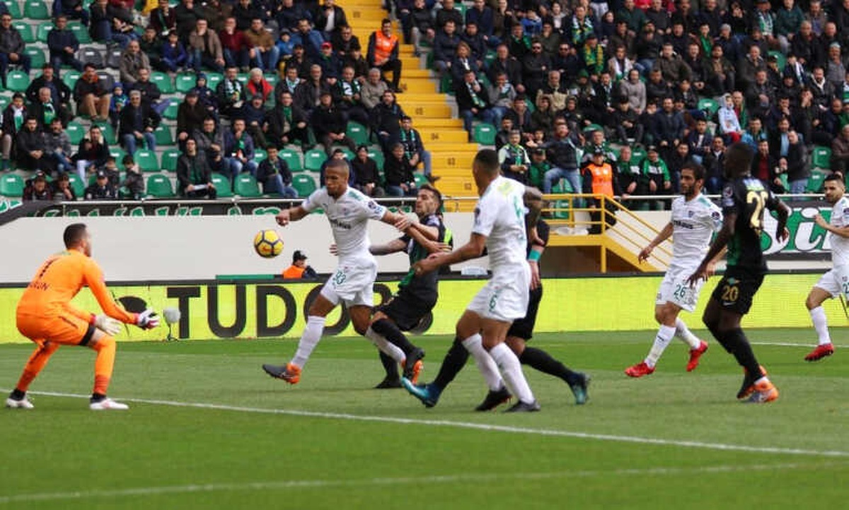 Spor Toto Süper Lig: T.m. Akhisarspor: 1 - Bursaspor: 0 (İlk Yarı)