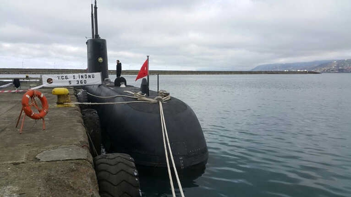 Tcg 1. İnönü, Rize Limanı\'nda Aborda Oldu