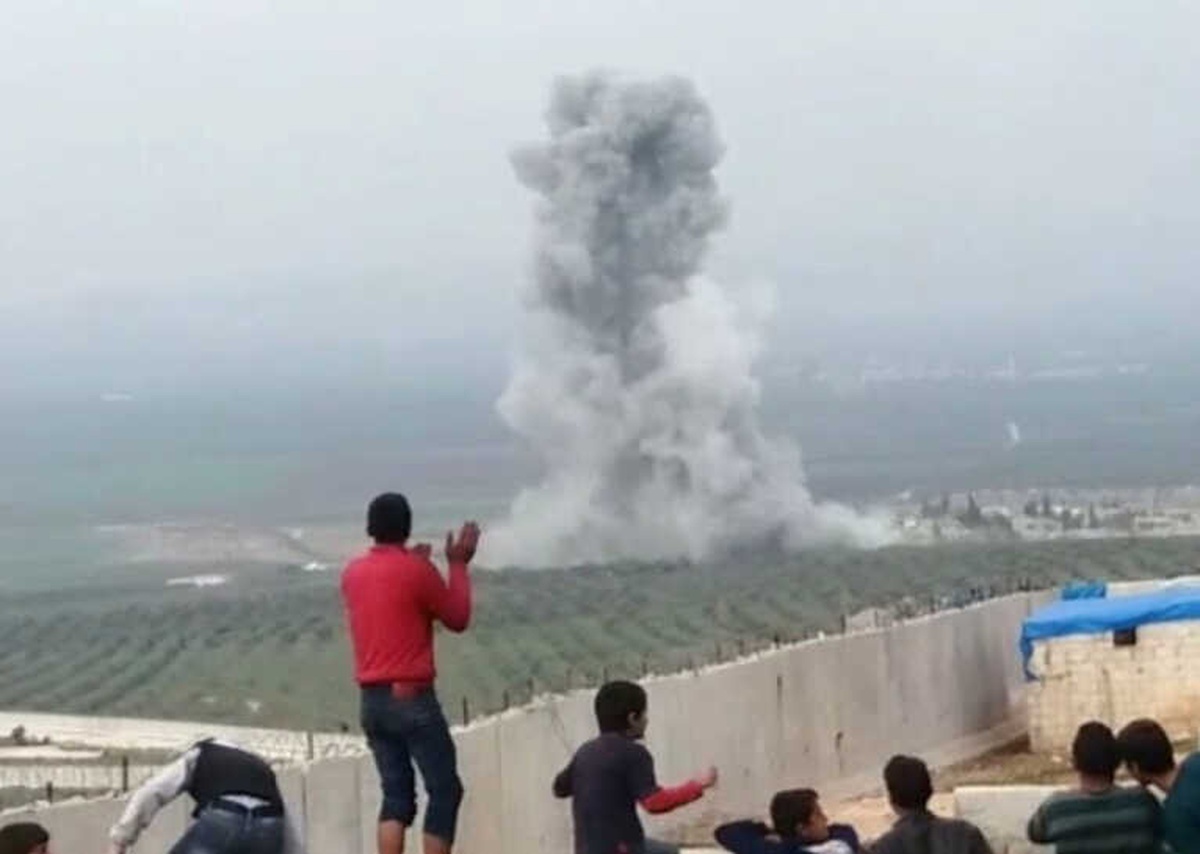 Türk Savaş Uçaklarının Pyd\'yi Vurması Suriyeliler Tarafından Sevinçle Karşılandı