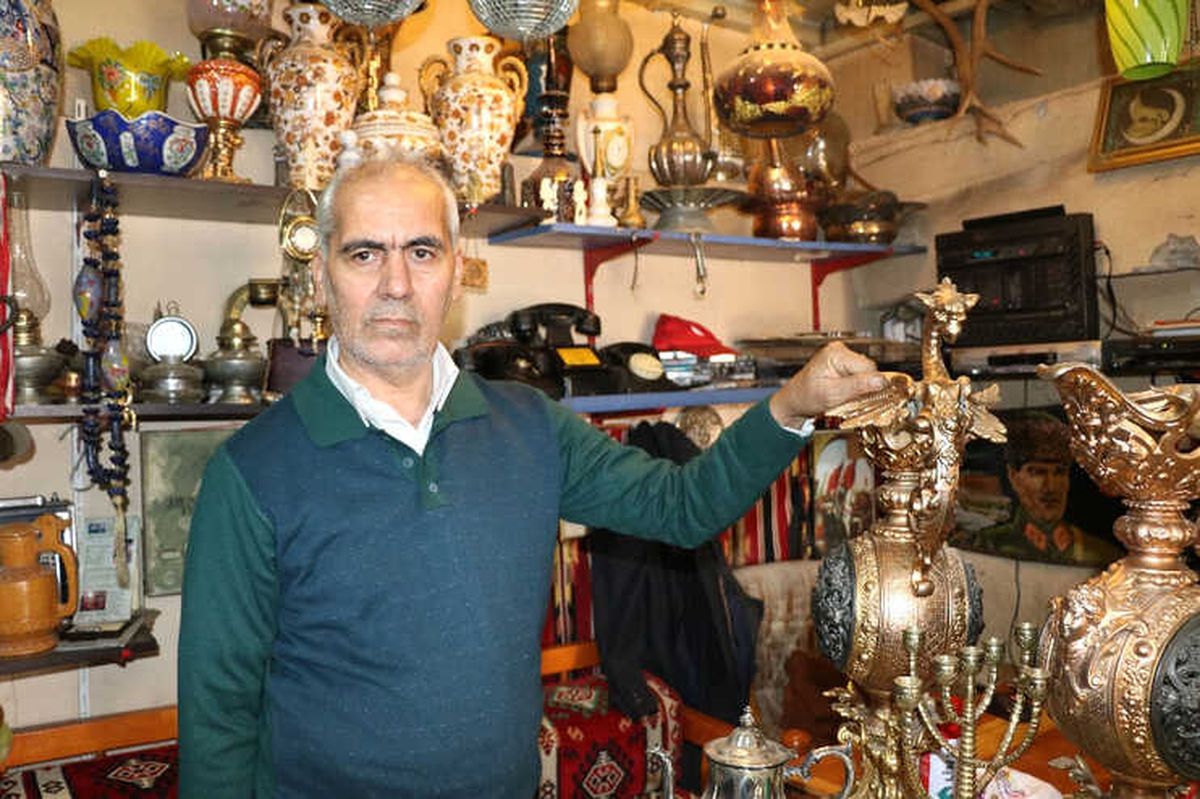 Varını Yoğunu Antikaya Harcadı