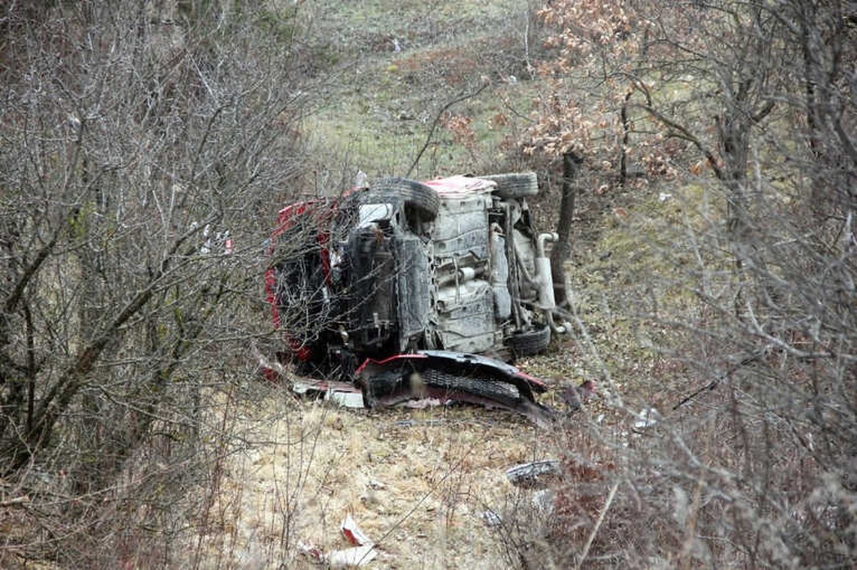 Yoldan Çıkan Otomobil Şarampole Yuvarlandı: 6 Yaralı