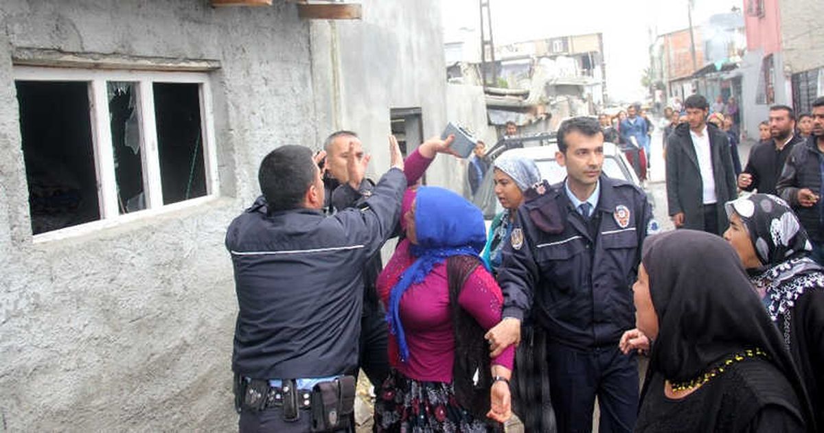 4 Yaşındaki Çocuğa Tecavüz Eden Zanlının Evini Taşladılar
