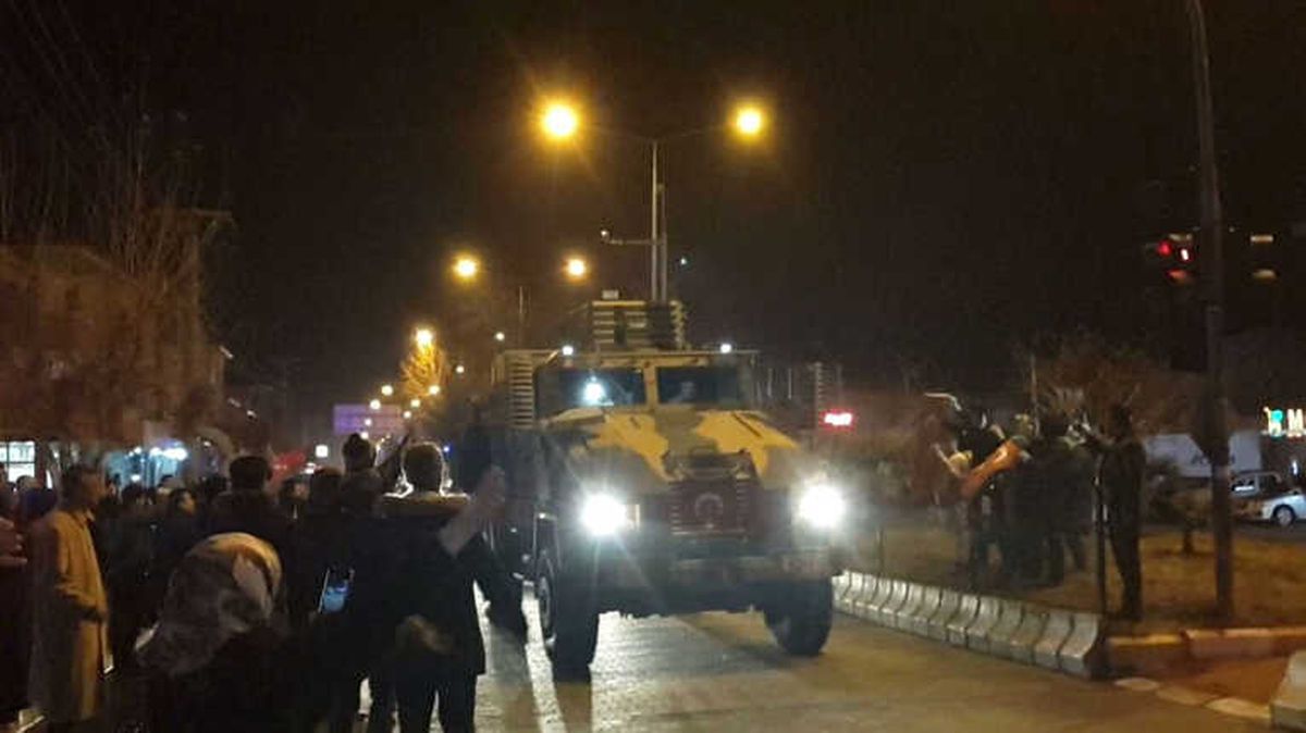 Afrin\'e Giden Askeri Konvoya Adıyaman\'da Sevgi Seli