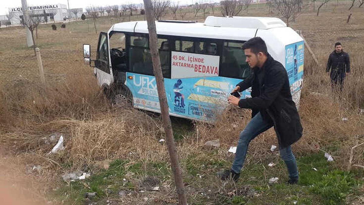 Afyonkarahisar\'da Trafik Kazası, 3 Yaralı