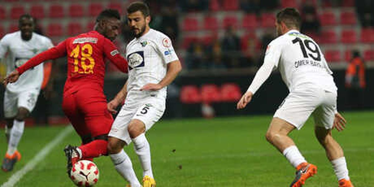 Akhisarspor Nefes Aldı