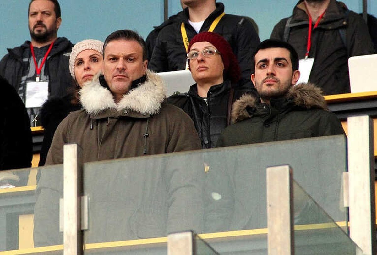 Alpay Özalan\'dan Genç Oyunculara Yakın Markaj