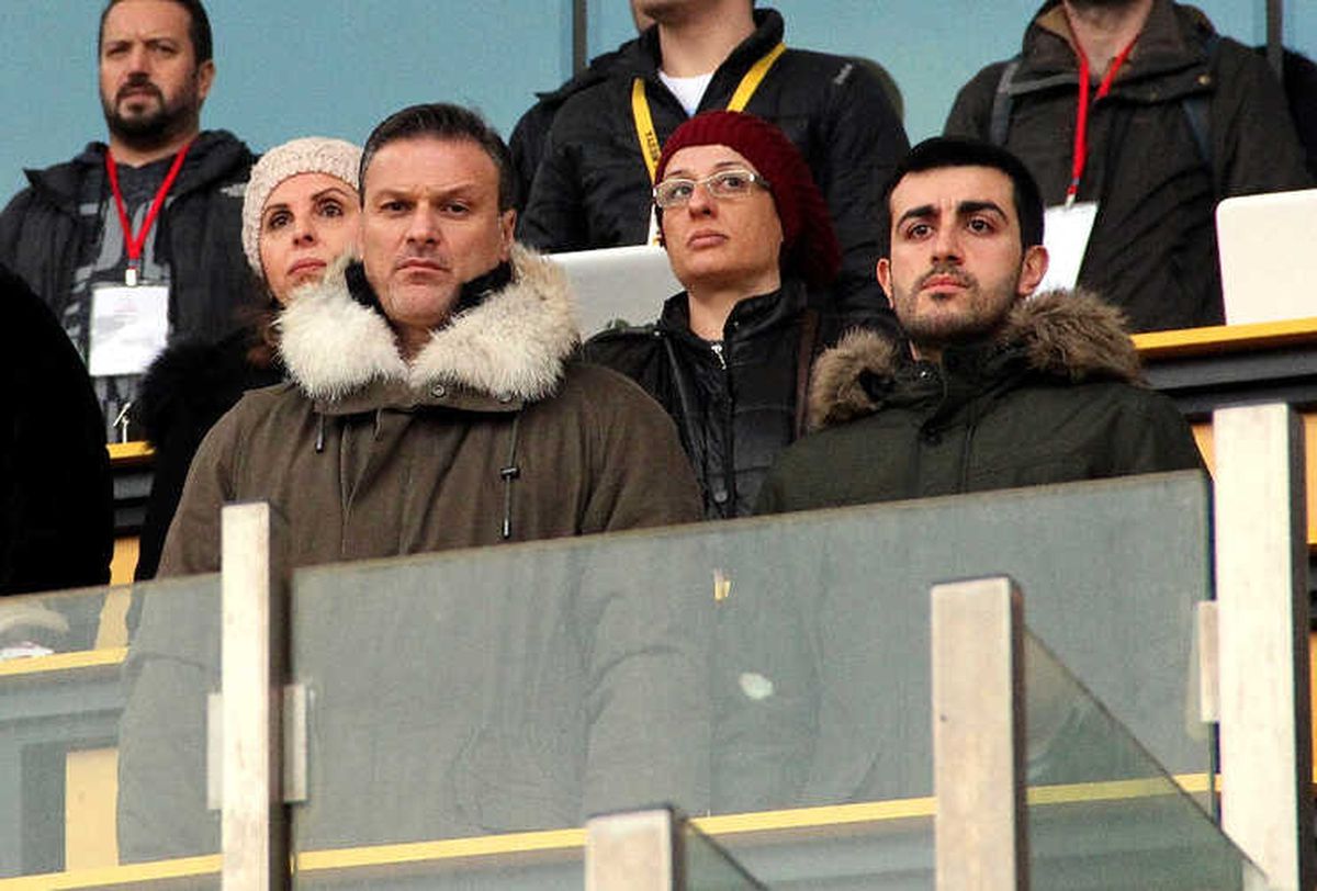 Alpay Özalan\'dan Genç Oyunculara Yakın Markaj