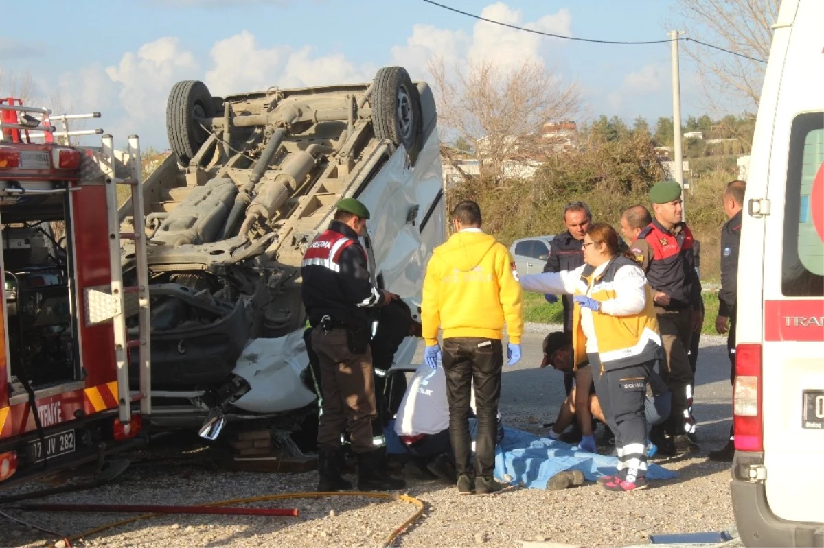 Antalya\'da Trafik Kazası: 1 Ölü, 3 Yaralı