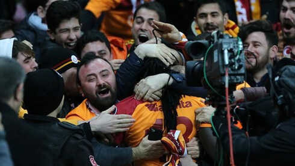 Bafetimbi Gomis, Gol Krallığı Yarışında Burak Yılmaz\'ı Yakaladı