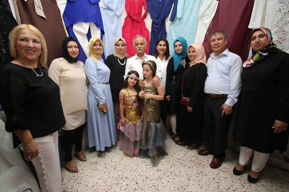 Bayraklı\'nın Semt Merkezleri Dolup Taşıyor