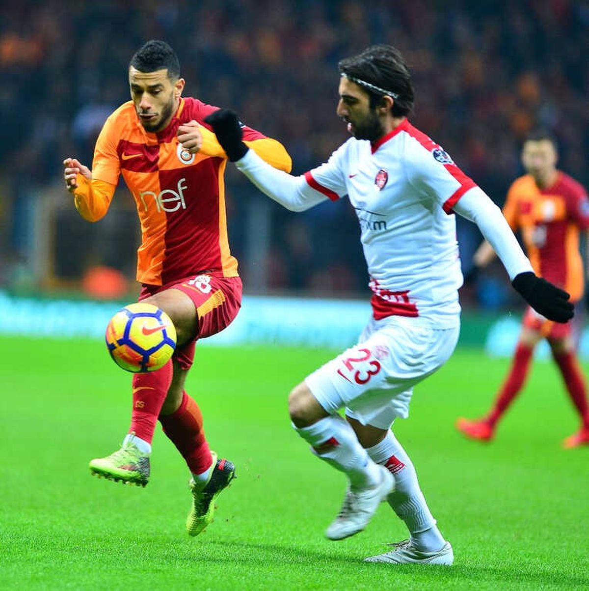 Belhanda Dört Hafta Sonra 11 Döndü, Asist Yaptı