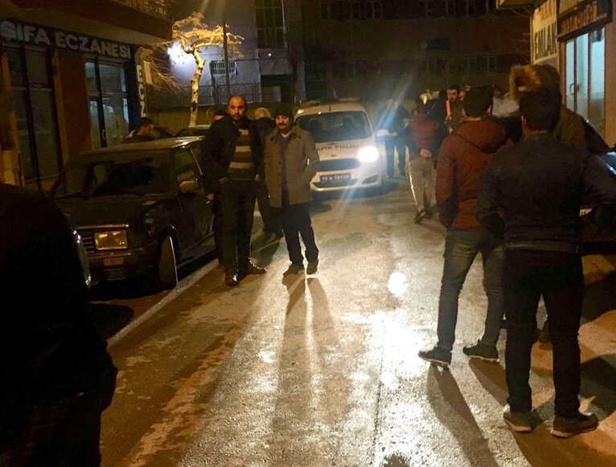 Ehliyetsiz Sürücü 5 Araca Birden Çarpıp Kaçtı