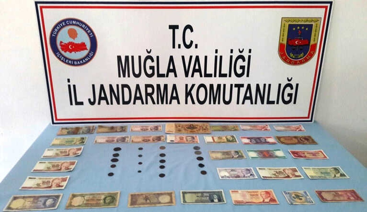 Eski Paraları Jandarmaya Satmaya Çalıştı