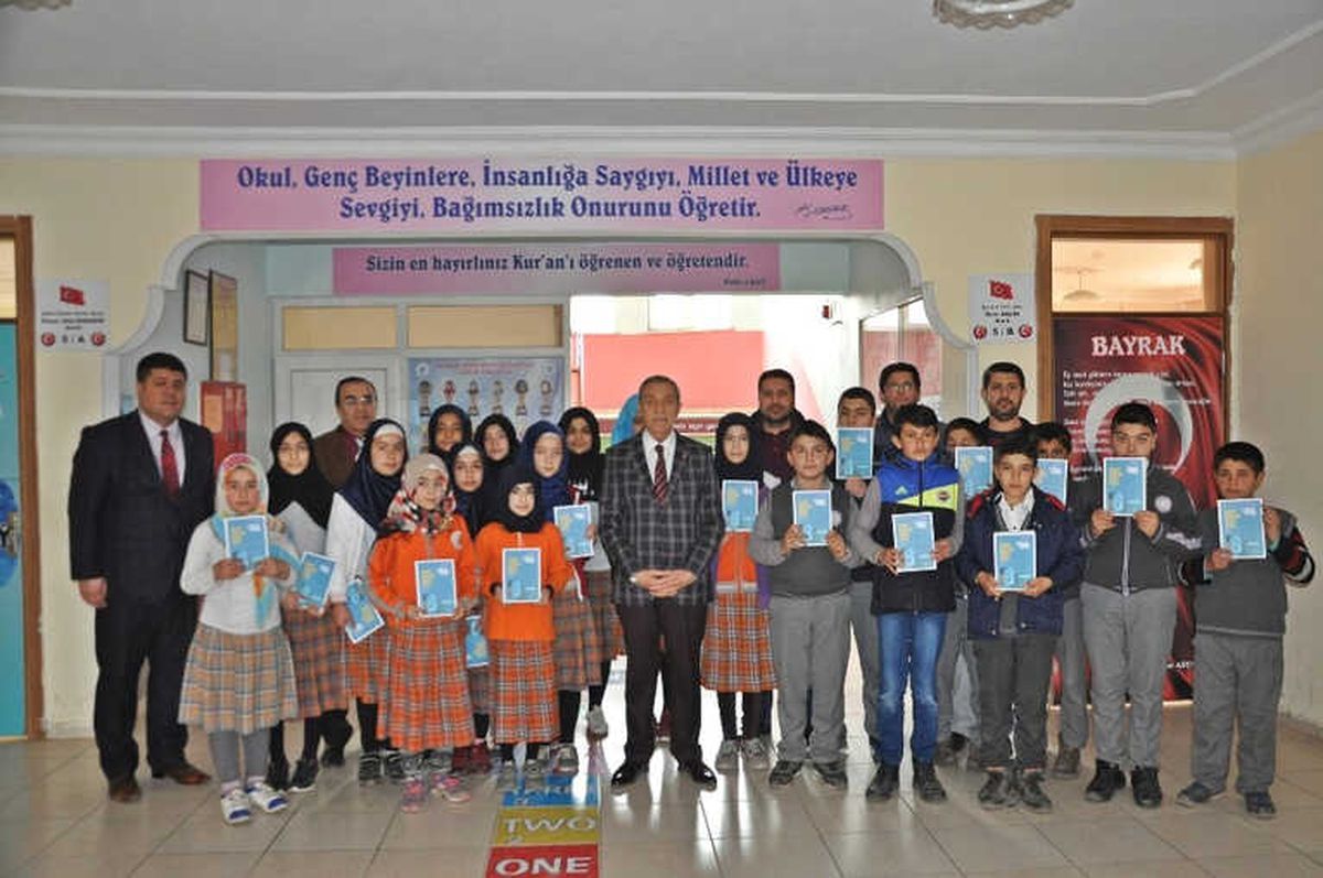 Gölbaşı Belediyesinden Okullara Kitap Desteği
