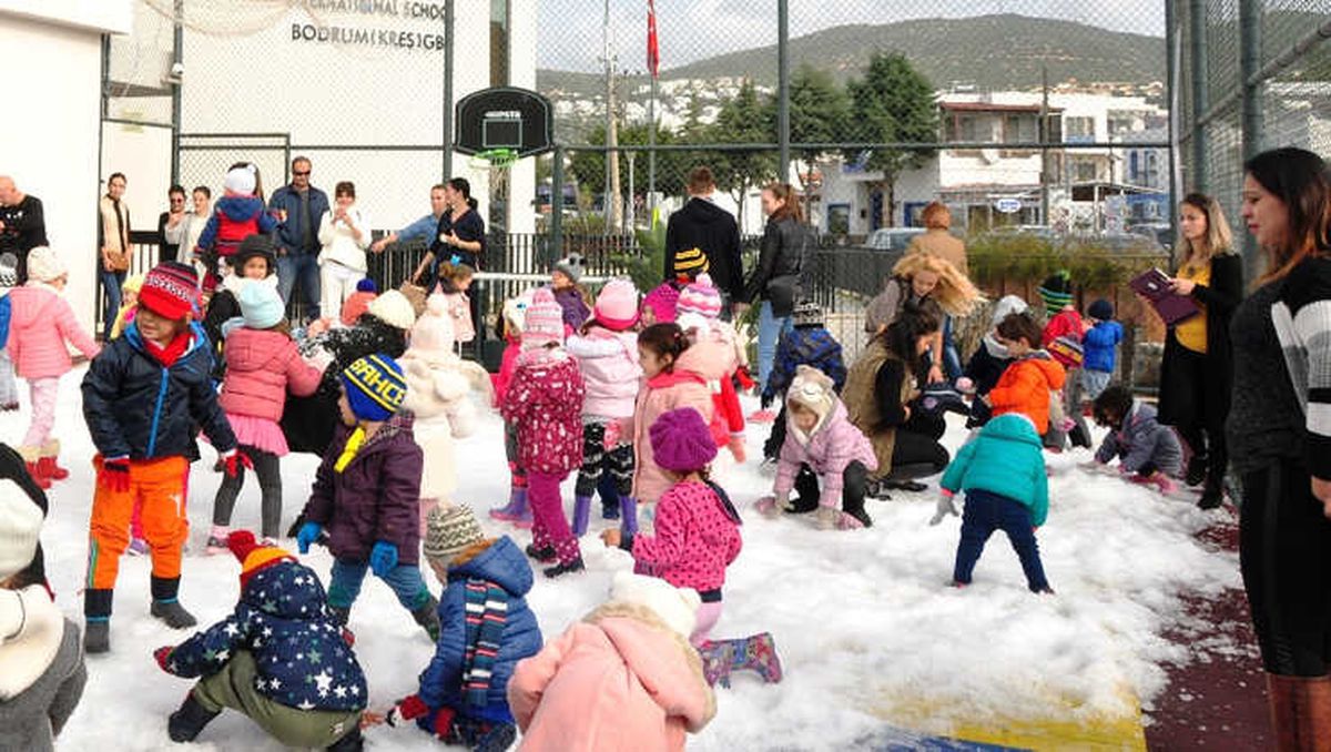 Kar Yağmayan İlçeye Kar Getirdiler