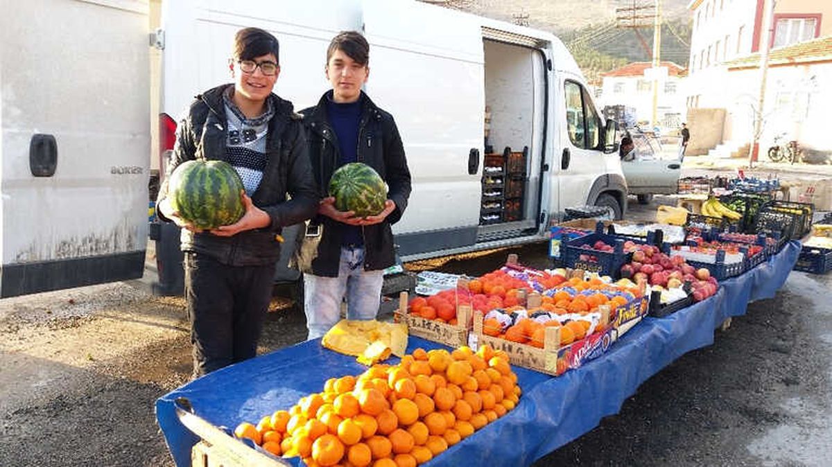 Kışın Ortasında Karpuz Satıyor
