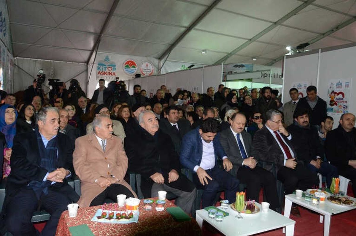 Kitap Kurtları Fuarda İzdihama Neden Oldu