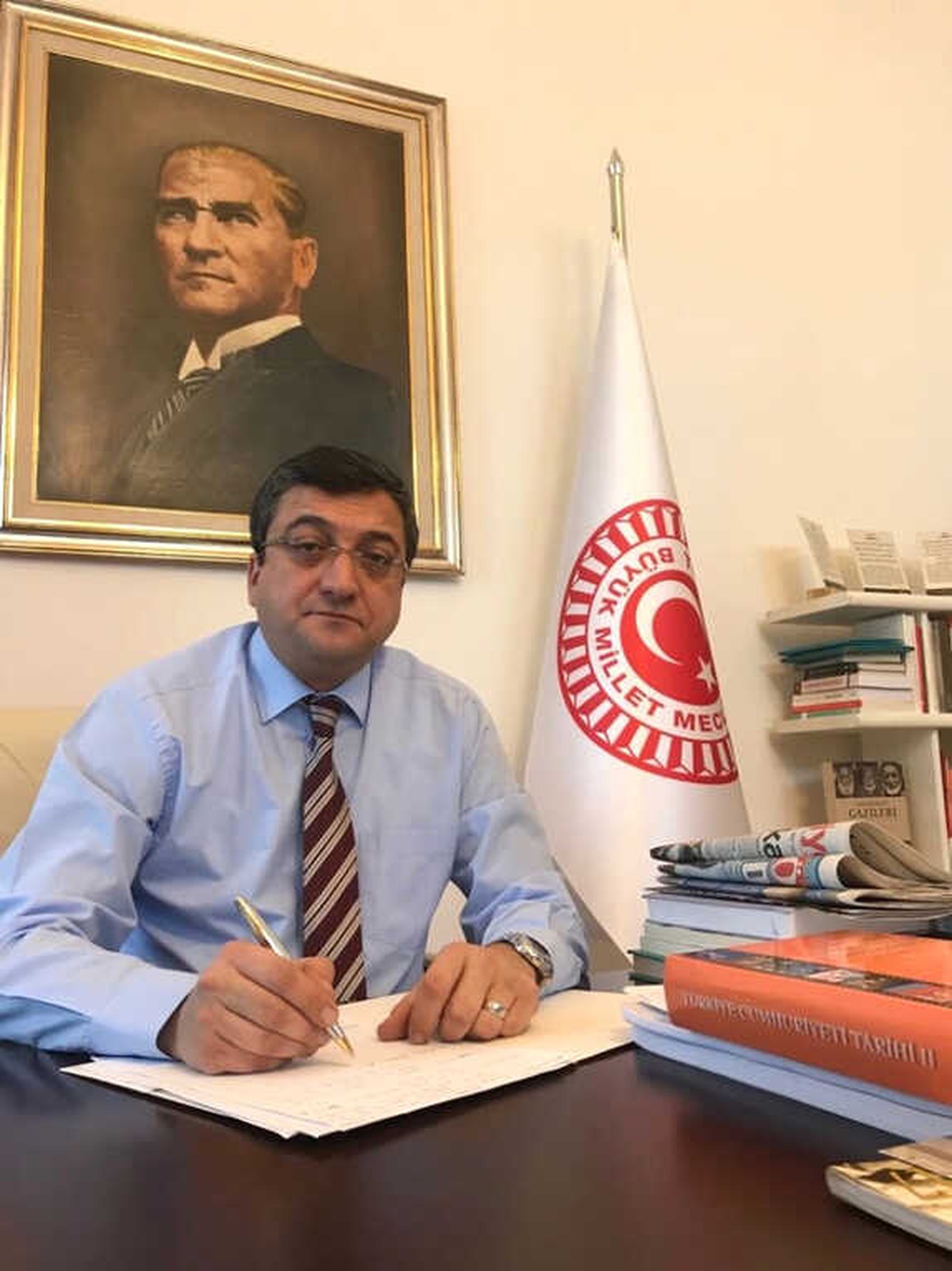 Milletvekili Öz\'den Futbolculara Yapılan Saldırı İçin Soru Önergesi