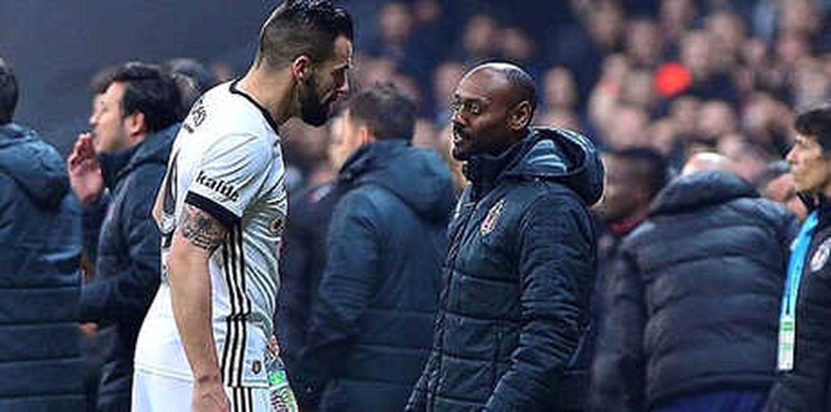 Negredo\'ya Love Desteği