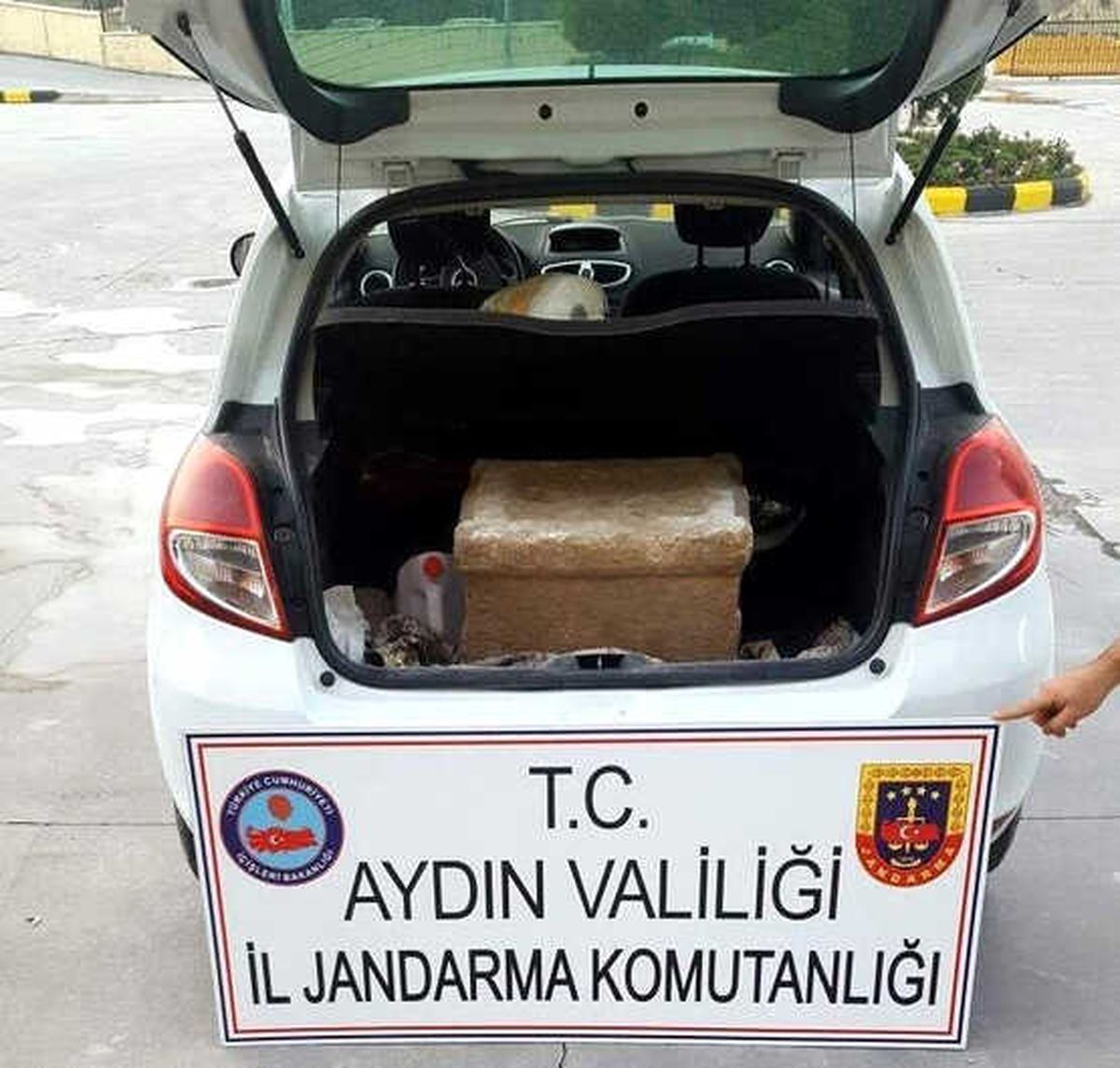 Paha Biçilemeyen \'Ostotek\' Lahdini Satamadan Yakalandılar