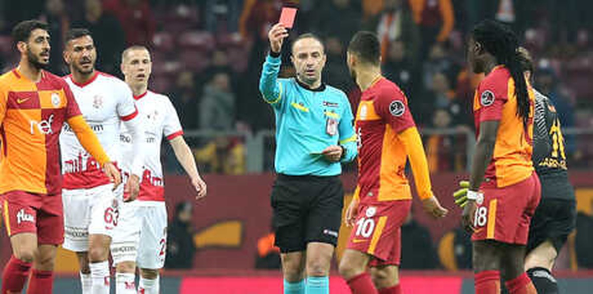 Younes Belhanda Kırmızı Kart Gördü!