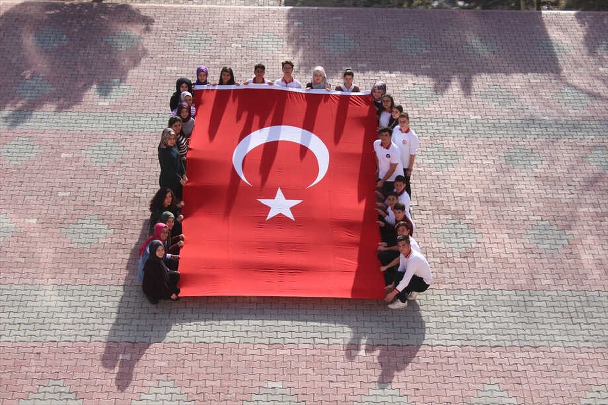 Zeytin Dalı Harekatı İçin Klip Çektiler