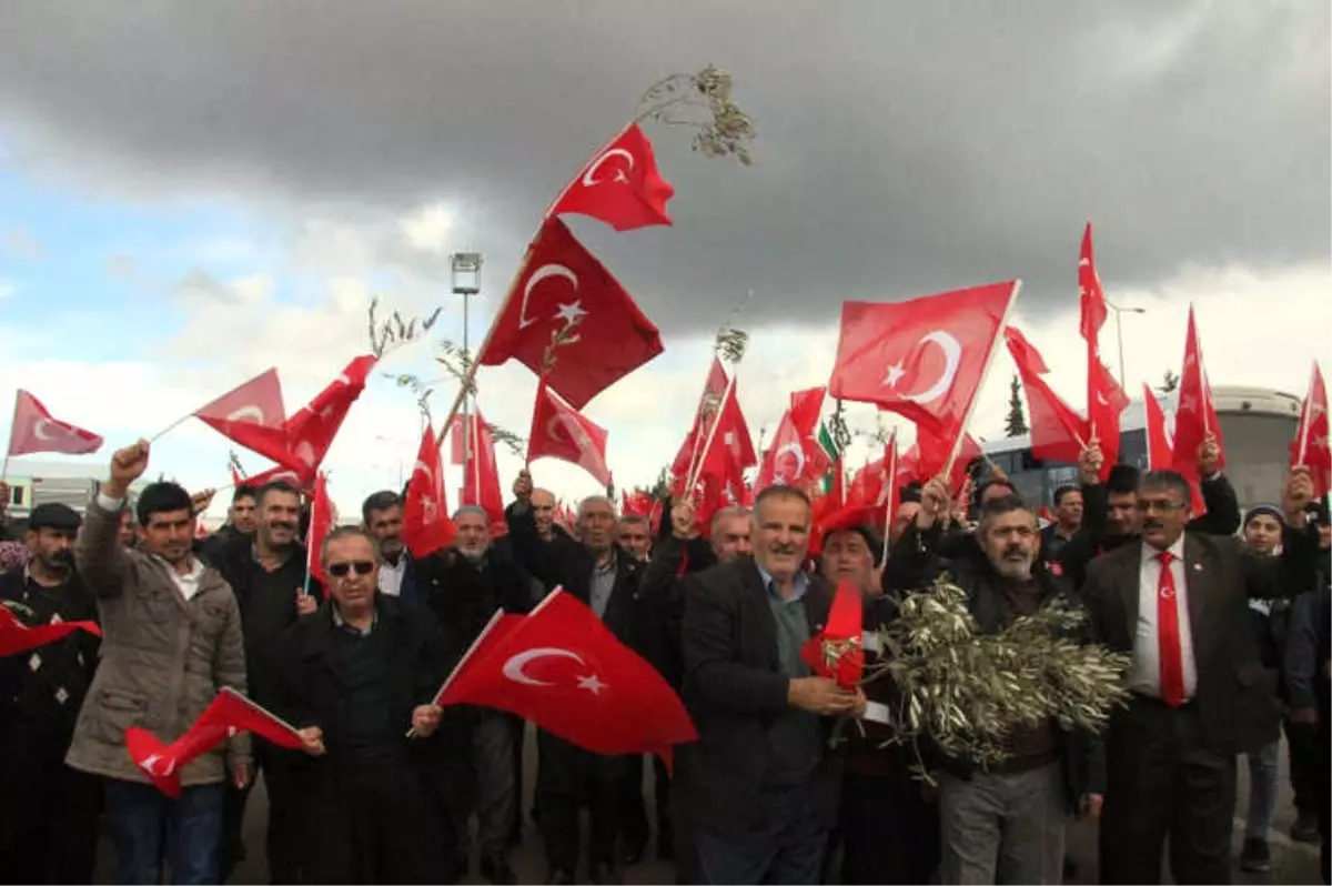 800 Muhtar Mehmetçiğe Destek İçin Sınırda