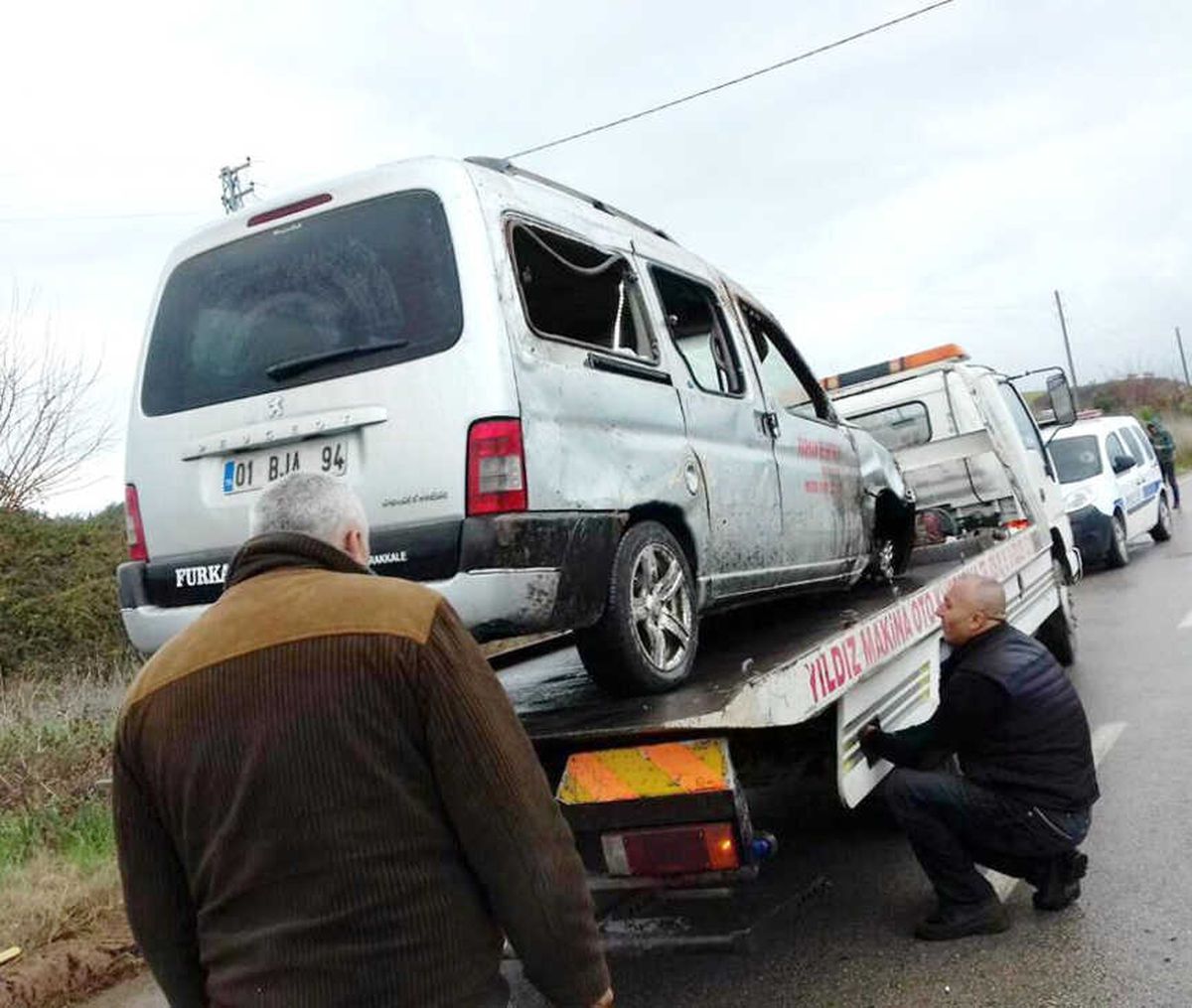 Açık Rögara Düşen Araç Takla Attı