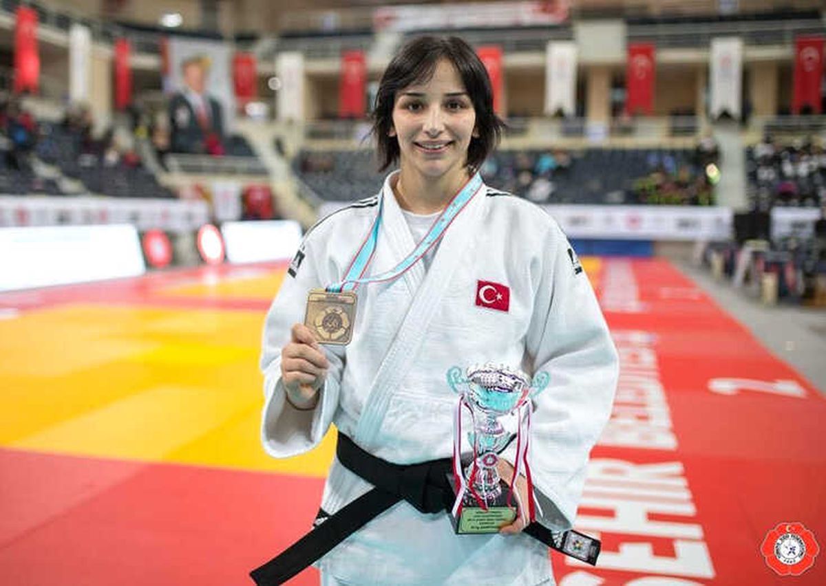 Altın Kız Olimpiyata Yelken Açtı
